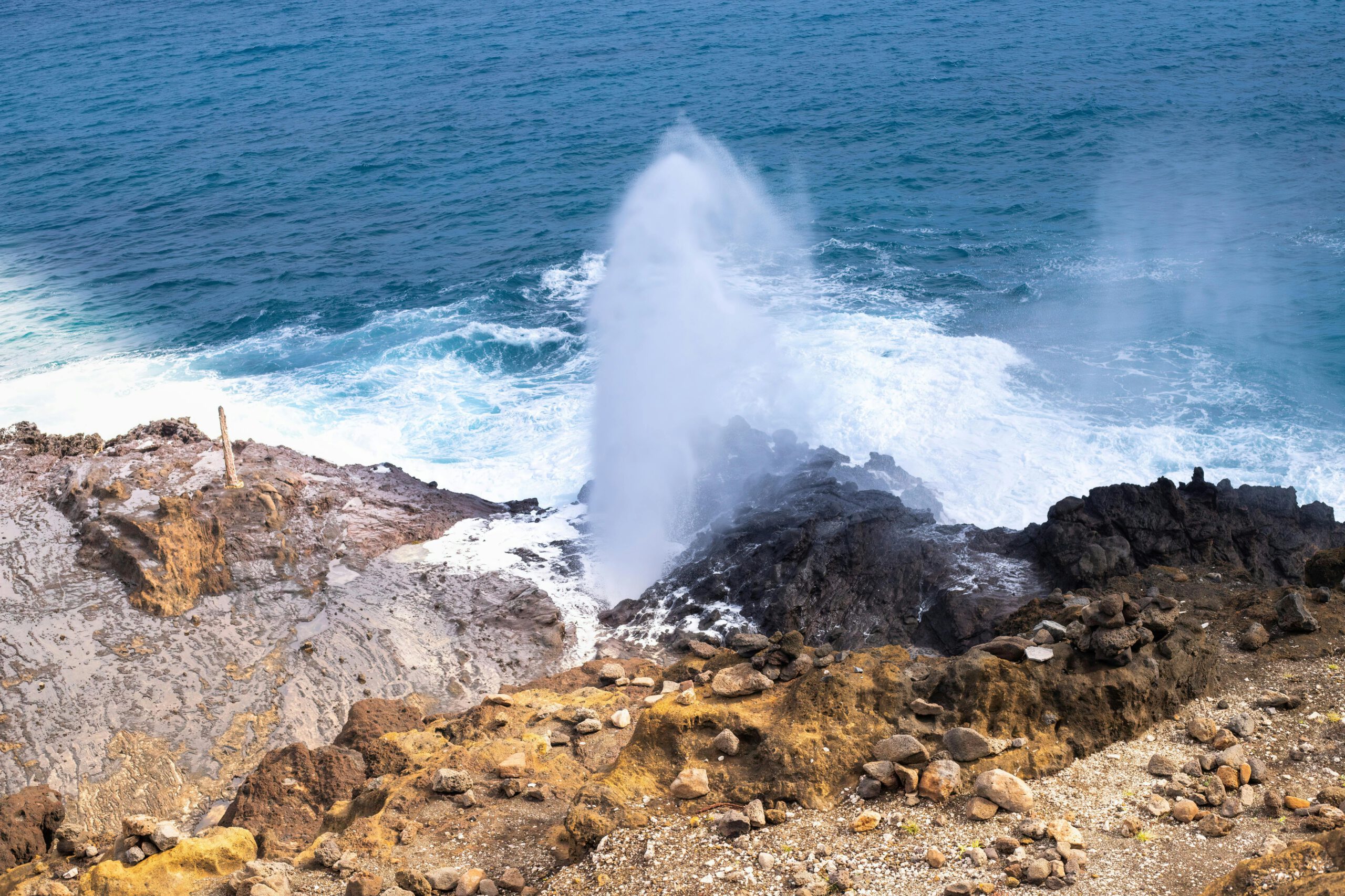 Halona Blowhole – bãi đá phun nước ngoạn mục của Hawaii
